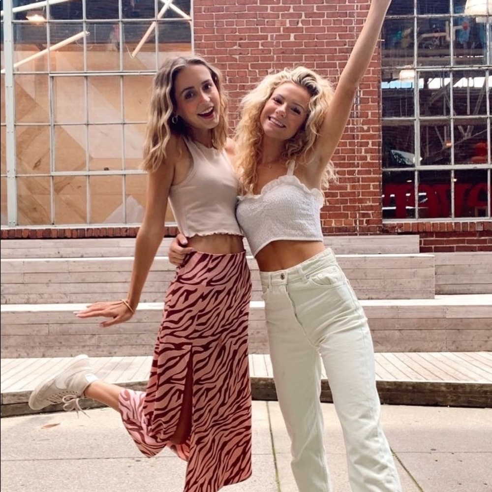 Cropped ruffle tank in Small